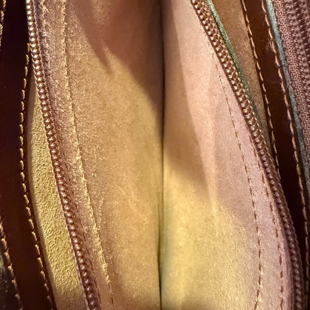 Artisan Craftsmanship, timeless luxury made in Italy Old Angler Firenze bag
